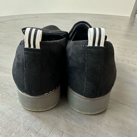 Dr Scholl’s black, Involve pointed toe flats. - Picture 4 of 5